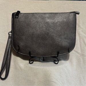 Jen & Co Pewter Vegan Leather Wristlet Zip Clutch